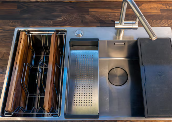 The Complete Guide to Modular Kitchen Sinks in Kerala: Stainless Steel vs. Quartz Sinks
