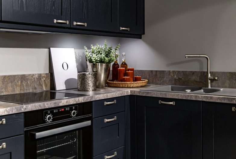 Modern Quartz Countertops for Luxury Kitchens in Kerala: Complete Buyer's Guide